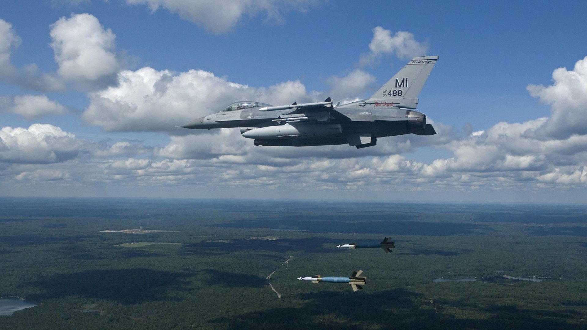 争议吹罚是否成为社交媒体与赛事热度话题中心,吹罚是什么