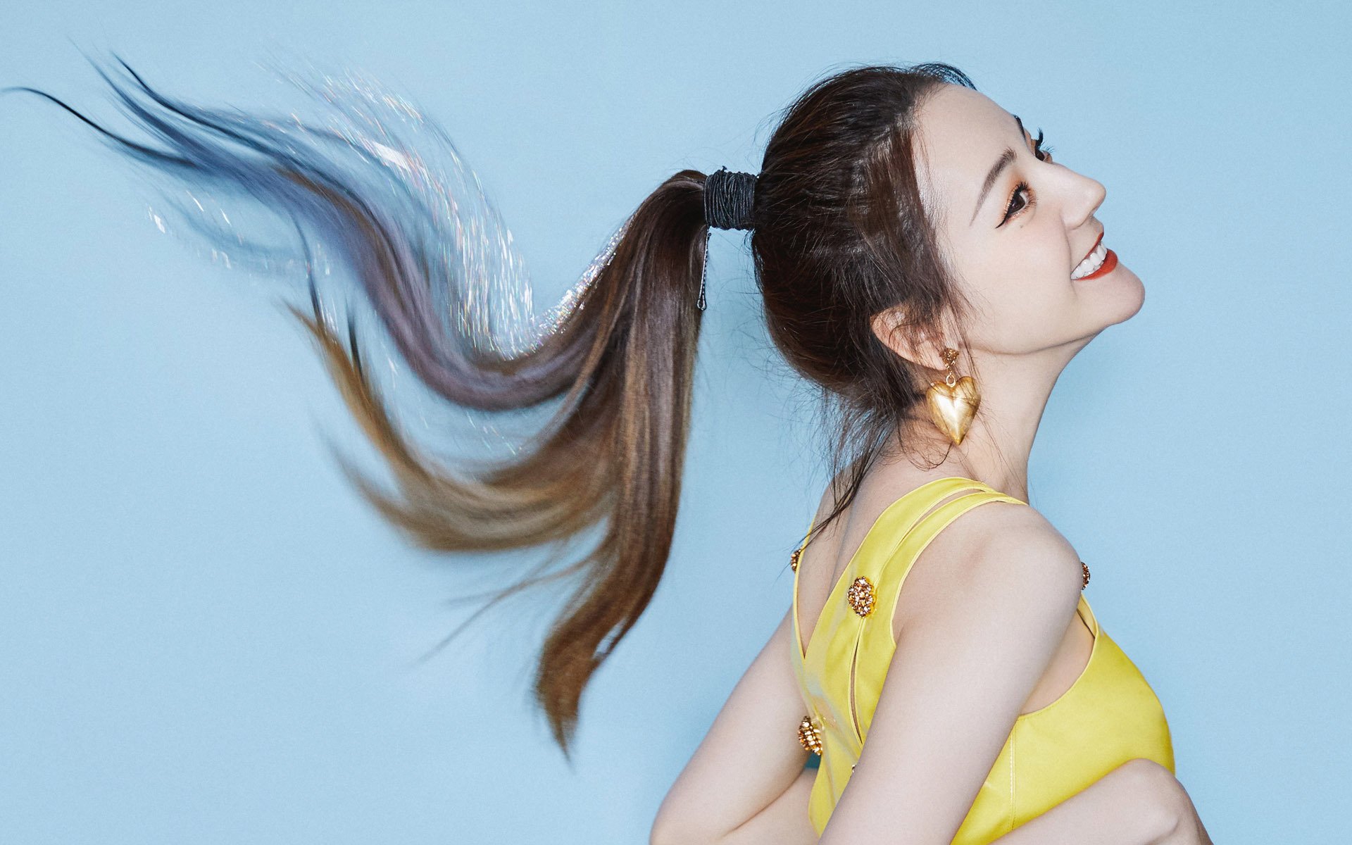 凯莉·麦基翁三冠加身,凯莉·麦吉利斯照片